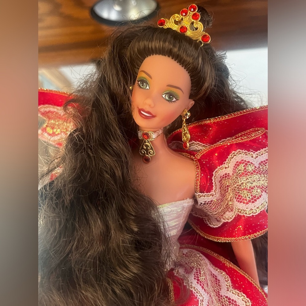long hair crown red gown Holiday Barbie stunning dress brush